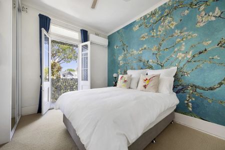 Victorian Elegance With A Touch Of Mediterranean Magic - Photo 3