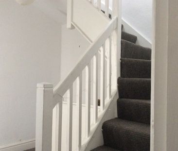 1 Bed Flat, Harcourt Road, S10 - Photo 2