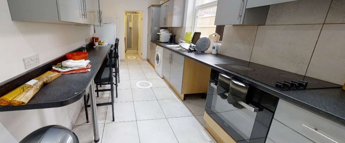 Lorne Road Room 5 - Photo 1