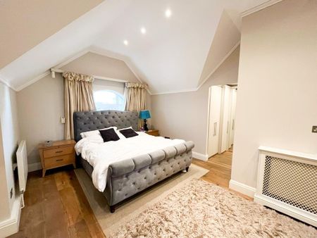 3 Bed Penthouse, The Quadrangle, SW10 - Photo 5