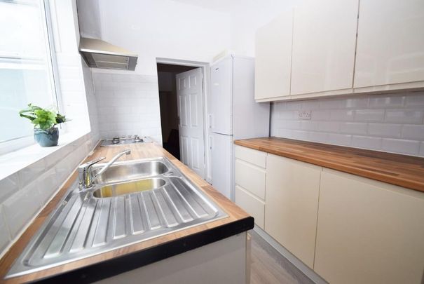 2 bedroom house share to rent - Photo 1