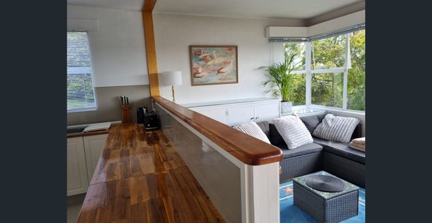 Fully furnished sunny apartment with water and mountain views in Sandy Bay - Photo 1