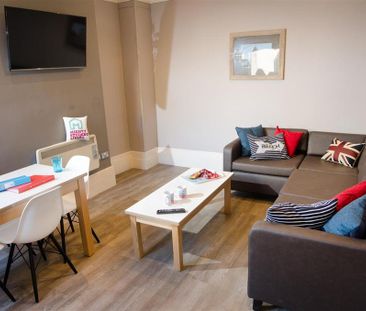 5 bedroom private hall to rent - Photo 1