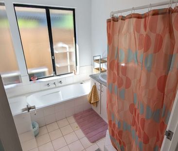 Wattle Grove - Photo 2