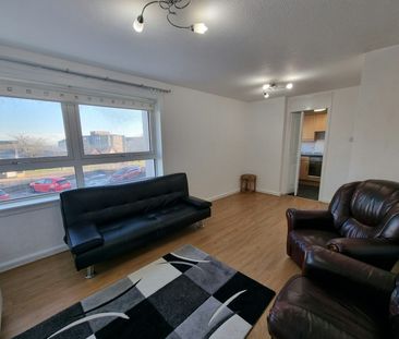 Flat to rent on - Photo 2