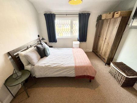3 bedroom end of terrace house to rent - Photo 5