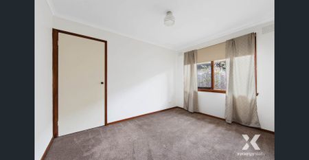 Charming 3-Bedroom Gem in Werribee - Photo 5