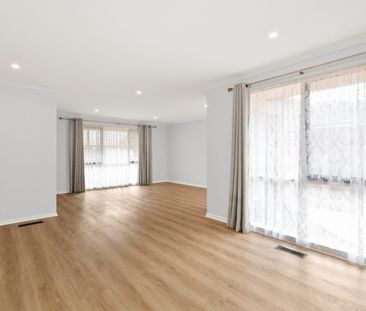 Charming renovated family home - Photo 3