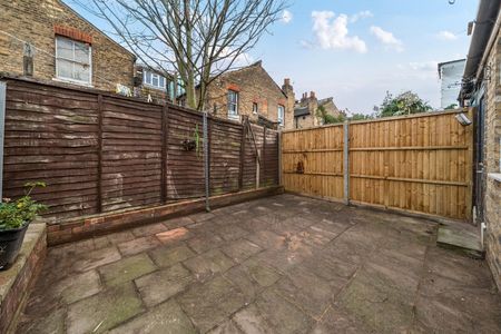 Oaklands Grove, London, W12 - Photo 5