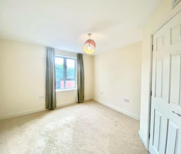 2 bedroom flat to rent - Photo 4