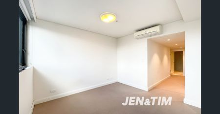 LUXURIOUS 2 BEDROOM WITH ENTERTAINER'S BALCONY - Photo 5