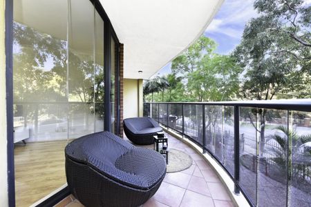 Contemporary 2-Bedroom Apartment with Resort-Style Amenities - Photo 3