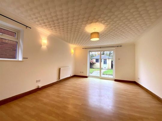 2 bedroom end of terrace house to rent - Photo 1