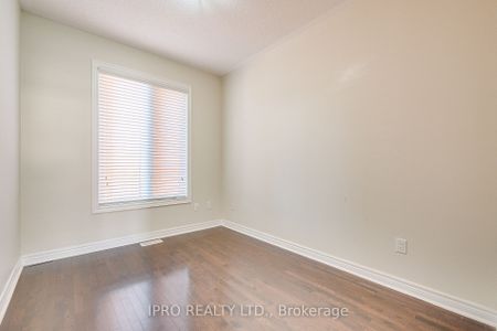 Property For Lease | W7296582 - Photo 5