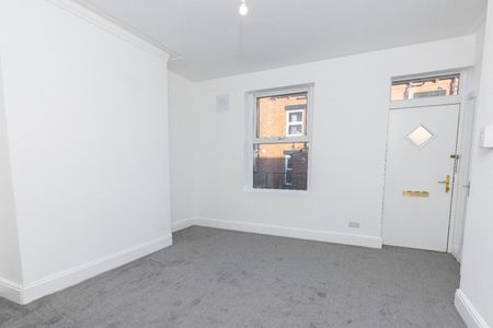 1 Bed Flat, Wickham Street, LS11 - Photo 2