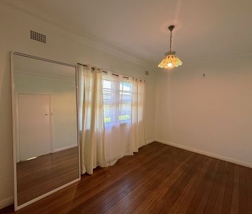 Charming 2-Bedroom Home with Character in Coffs Harbour - Photo 4