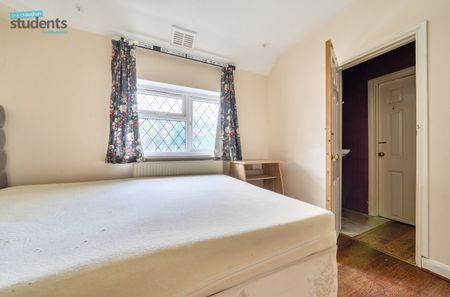 5 bedroom semi-detached house to rent - Photo 3