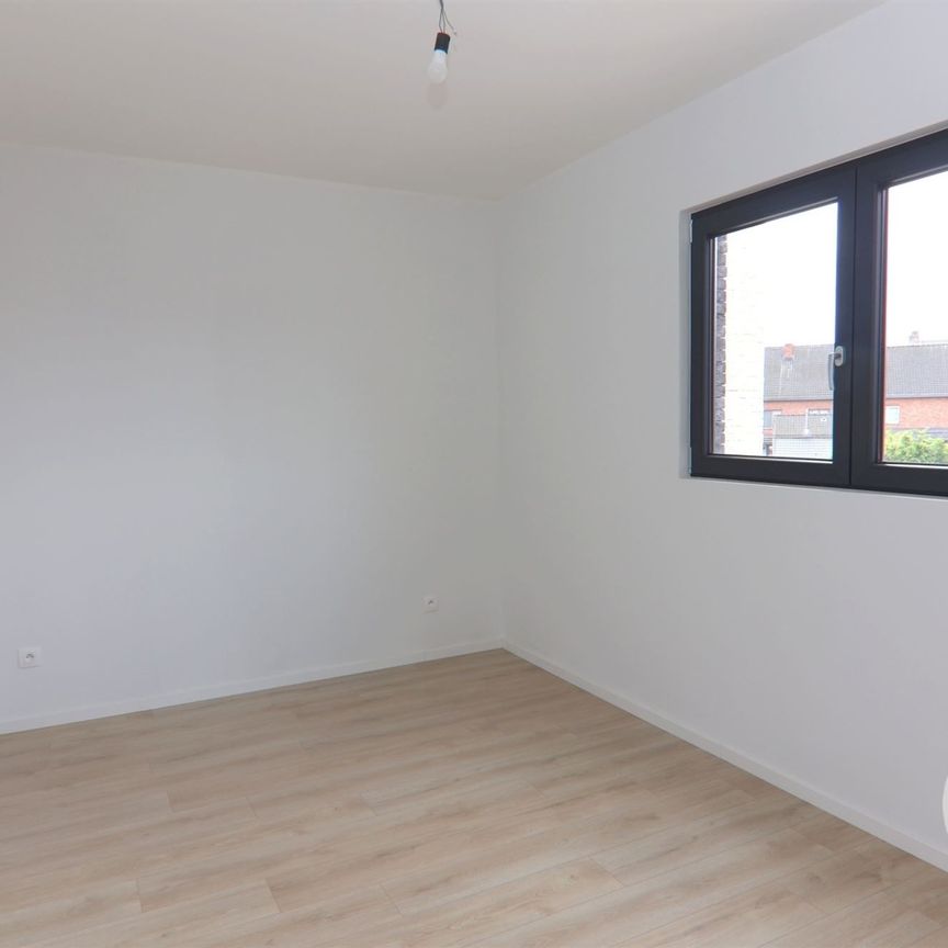 CENTRAAL GELEGEN WONING MET 3 SLKS + TUIN - Photo 1