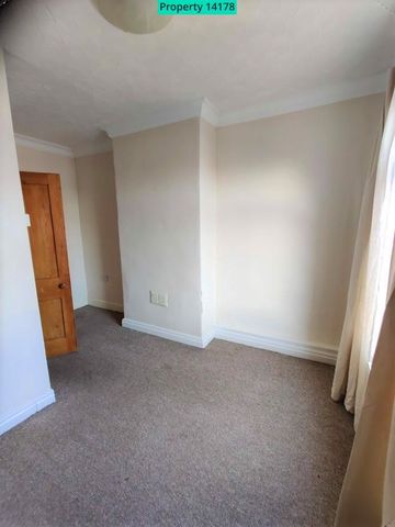 4 bedroom terraced house to rent - Photo 4