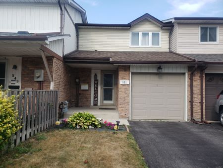 For Lease - 551 Dorchester Drive, Oshawa, Ontario - Photo 2