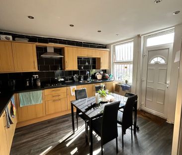 Hartley Crescent, Woodhouse, LEEDS, West Yorkshire - Photo 1