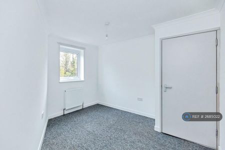 4 bedroom terraced house to rent - Photo 5