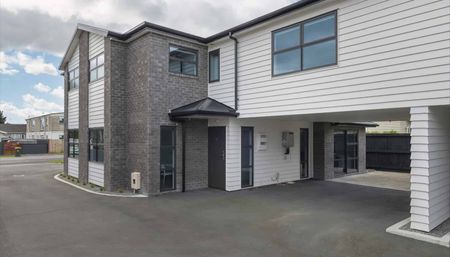 Fully Furnished Studio Unit - Photo 3