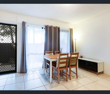 Two-bedroom unit in prime Southport location - Photo 4