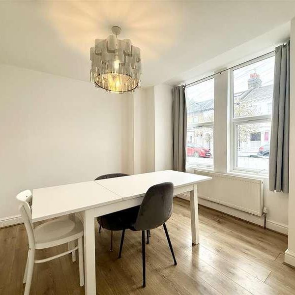 Hereward Road, London, SW17 - Photo 1