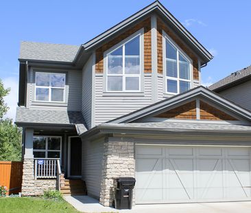 Elegant Family Home Backing Onto A Forested Ravine In Springbank Hill. - Photo 3