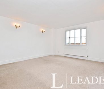 6 bedroom house to rent The Broadway, Dunmow, Essex, CM6 - Photo 1