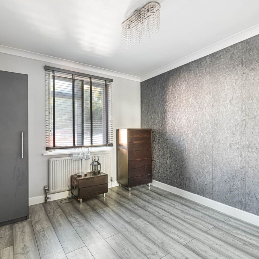 Price £1,650 pcm - Available Now - Unfurnished - Photo 1