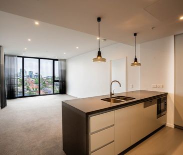 Luxury Furnished 2 Bedroom Apartment with Harbour Bridge/ Water Vie... - Photo 4