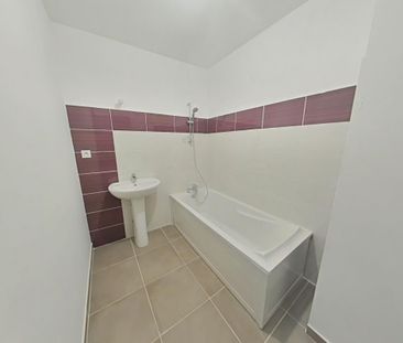 Location Appartement 3 pièces 56m² ROMANS SUR ISERE 26100 - Photo 4