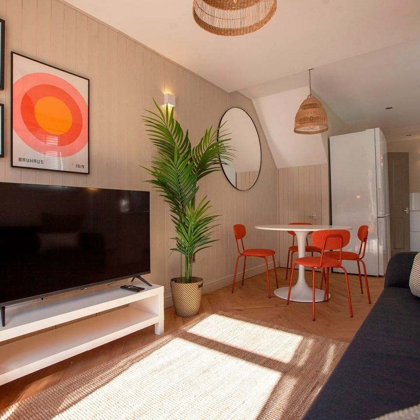 Room in a Shared House, Haydn Avenue, M14 - Photo 1
