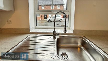 Carrs Avenue, Cudworth, Barnsley, S72 - Photo 3