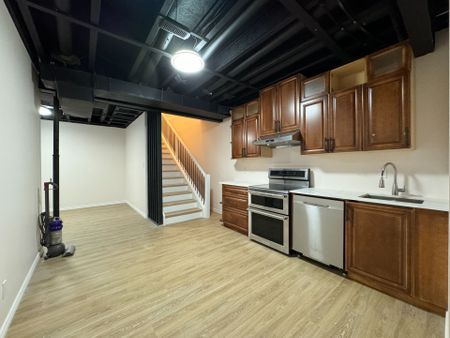 For Lease - 804 Hot Springs Way, Blossom Park - Airport and Area, Ontario - Photo 2