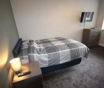 1 bedroom in a house share to rent - Photo 2