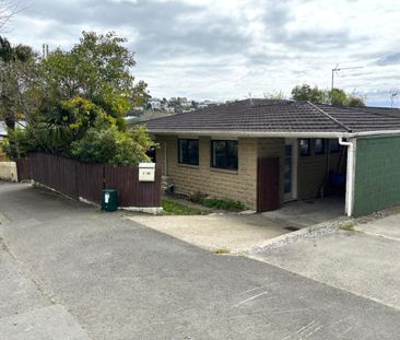 Lovely 2 bed home close to town and hospital - Photo 3