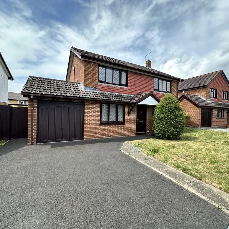 4 bedroom detached house to rent - Photo 1