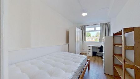 4 bedroom terraced house to rent - Photo 5