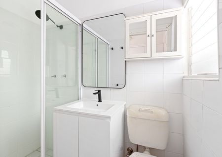 Classic Two Bedroom Semi with Rear Lane Parking - Photo 5