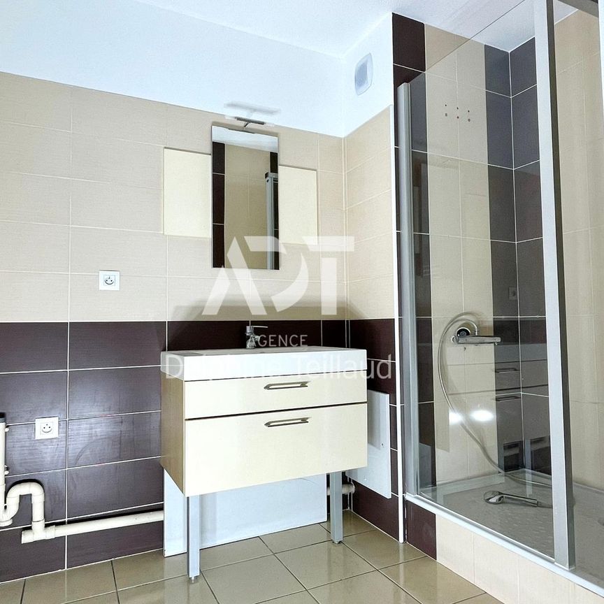 Location Appartement 2 pièces 47m² FONTAINE 38600 - Photo 1