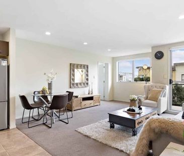 3 bedrooms townhouse in Flat Bush - Photo 2