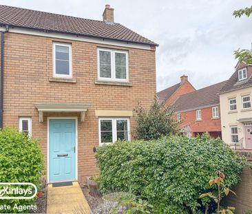 THREE BEDROOM END OF TERRACE - Photo 1
