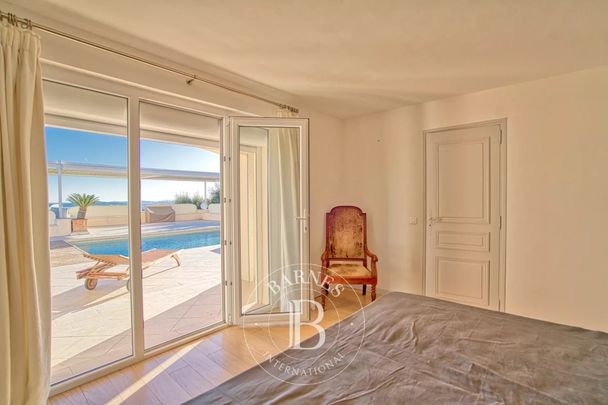 LOCATION SAISONNIÈRE - SAINTE-MAXIME - PROPRIÉTÉ AVEC 5 SUITES - APPARTEMENT DE SERVICE - JACUZZI - PISCINE - Photo 1
