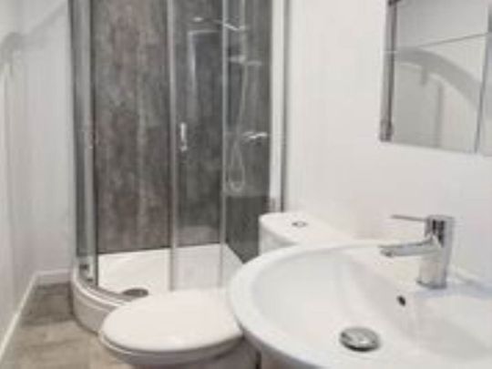 Barras Place (Room 2), Armley, Leeds - Photo 1