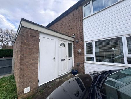2 bedroom end of terrace house to rent - Photo 3