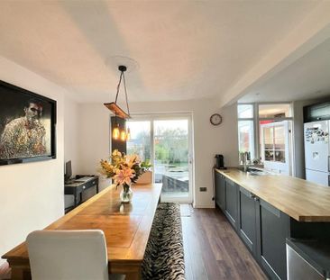 3 bedroom terraced house to rent - Photo 2