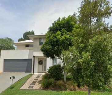 Four Bedroom Family Home with Multiple Living Areas! - Photo 1